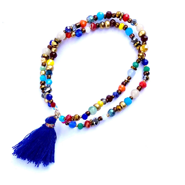 Bracelet élastique double perles multicolore et pompon marine