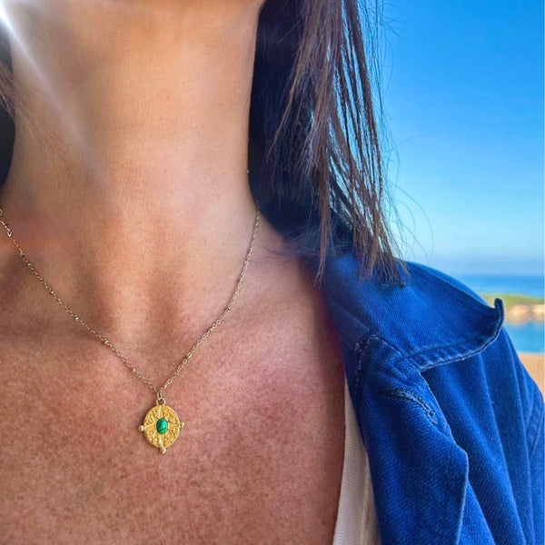 Collier pendentif ovale couleur malachite