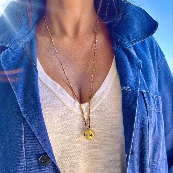 Sautoir pendentif ethnique doré à l'or fin