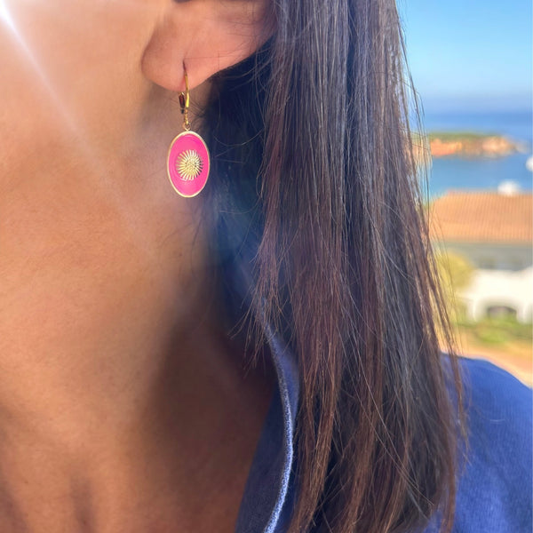 Boucles d'oreilles ovale motif soleil - résine époxy  Fuchsia