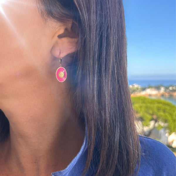 Boucles d'oreilles ovale motif soleil - résine époxy  Fuchsia