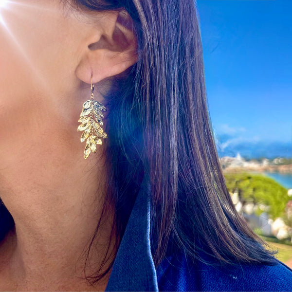 Boucles d'oreilles feuilles martelées avec chaîne