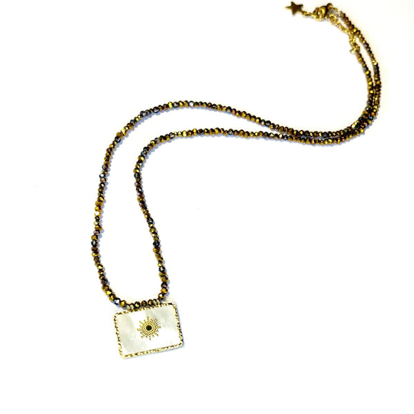 Collier perles de verre pendentif en nacre