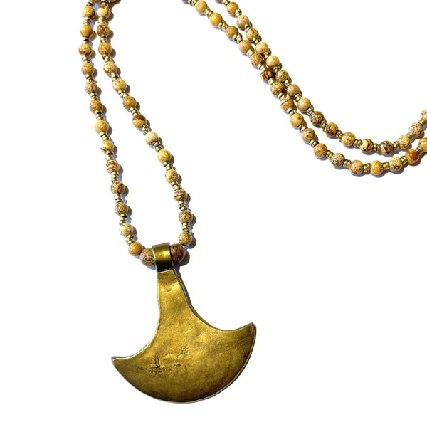 Collier perles Jaspe africaine et pièce ethnique bronze