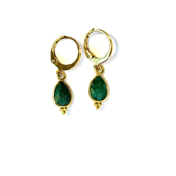 Boucles d'oreilles gouttes Émeraudes serties
