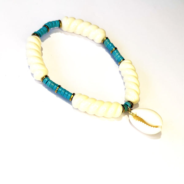 Bracelet écru , turquoise et Cauri