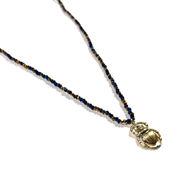 Collier lapis lazuli et scarabée