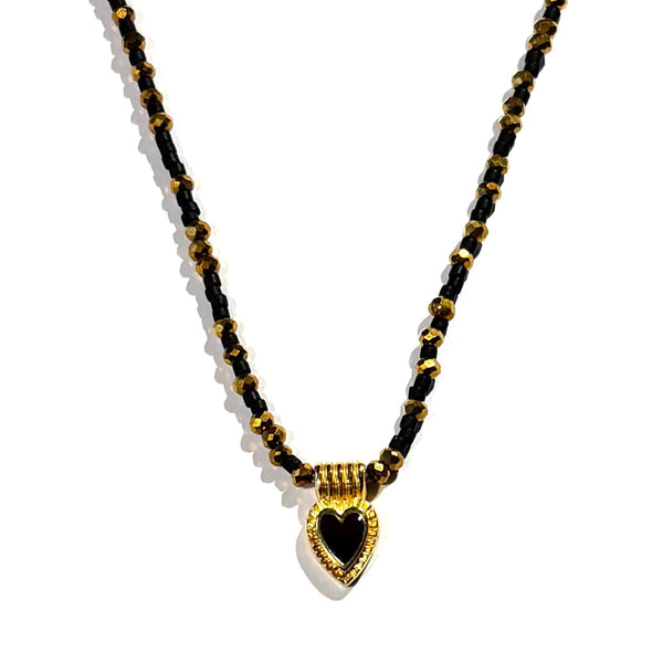 Collier perles de verre pendentif coeur doré noir