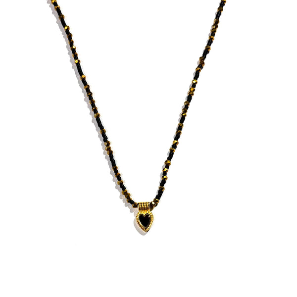 Collier perles de verre pendentif coeur doré noir