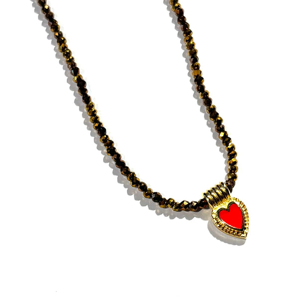 Collier perles de verre pendentif coeur doré fluo rose