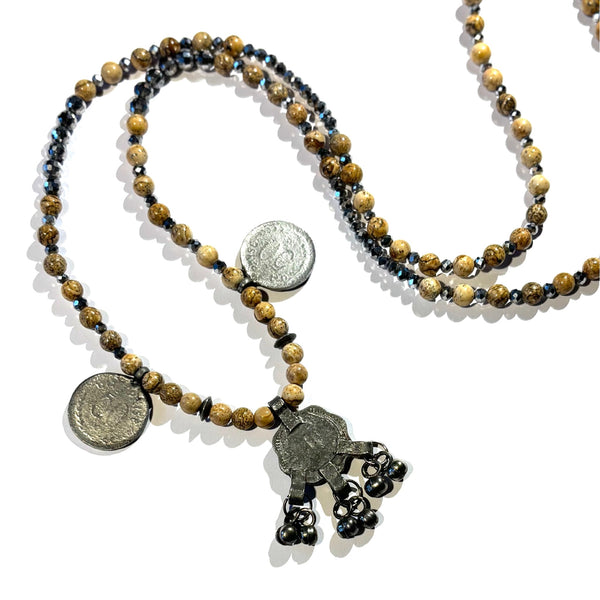 Collier Jaspe perles de verre argent et pièces ethnique argenté