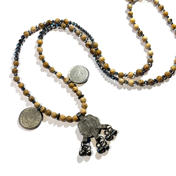 Collier Jaspe perles de verre argent et pièces ethnique argenté