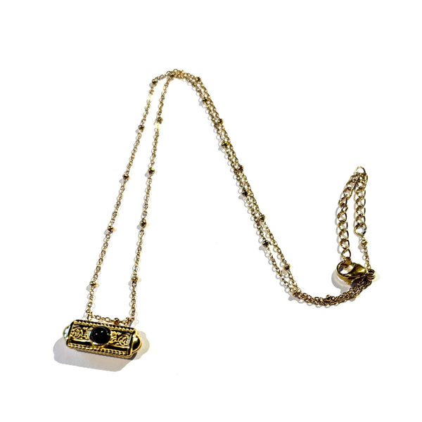 Collier amulette onyx noir