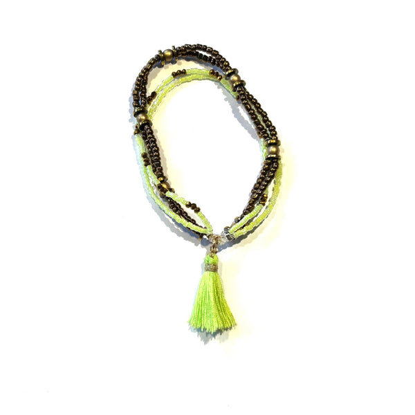 Bracelet pompon jaune fluo