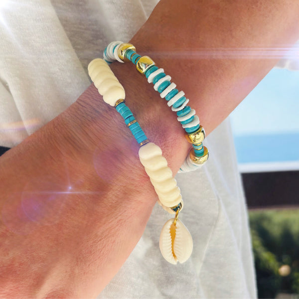 Bracelet écru , turquoise et Cauri