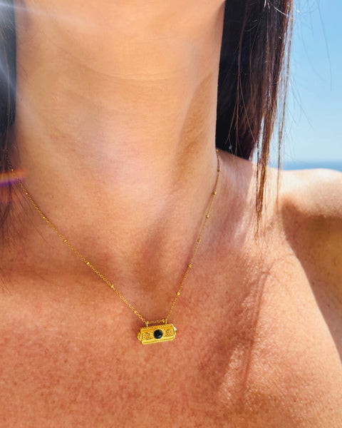 Collier amulette onyx noir