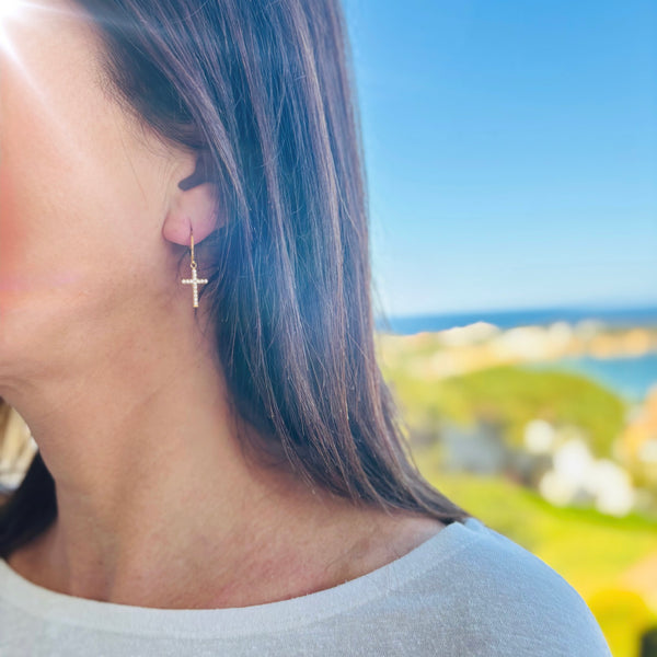 Boucles d'oreilles petites croix strass