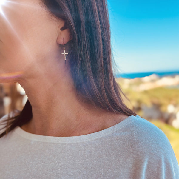Boucles d'oreilles petites croix strass